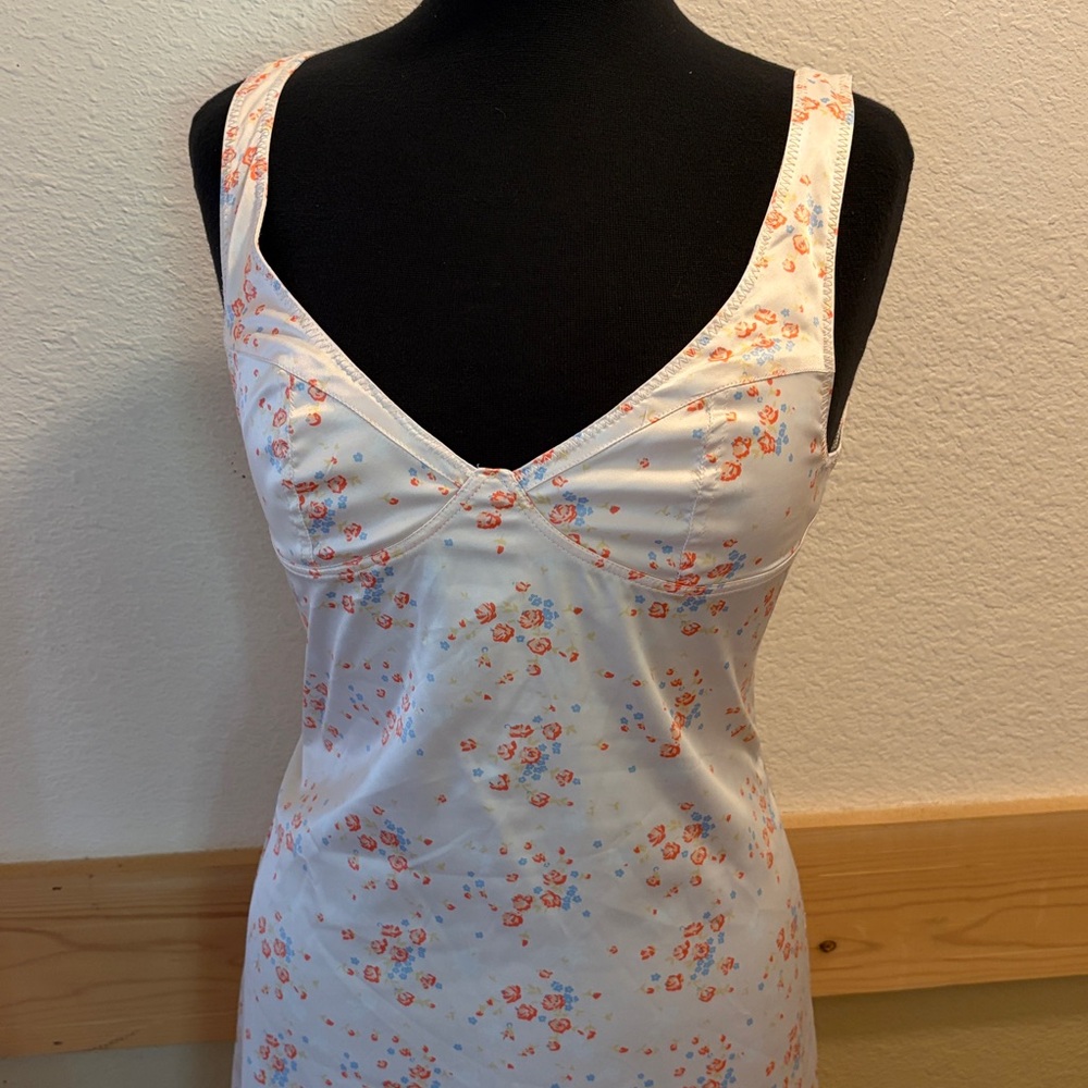 Urban Outfitters Floral Silky  Dress - White with Peach Flowers - Picture 2 of 7